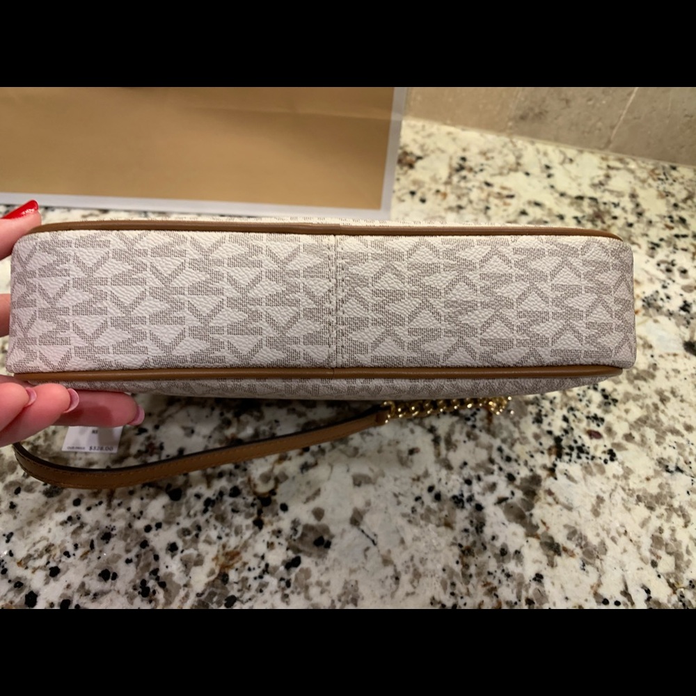 β¨π SOLD π Michael Kors ASPEN Large EW Crossbody Bagπβ¨ - Picture 12 of 12